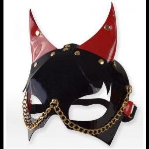 Черно-красная маска с рожками