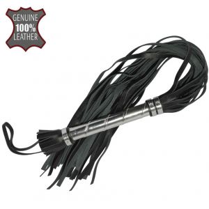 Черная плеть с серебристой ручкой - 63 см.